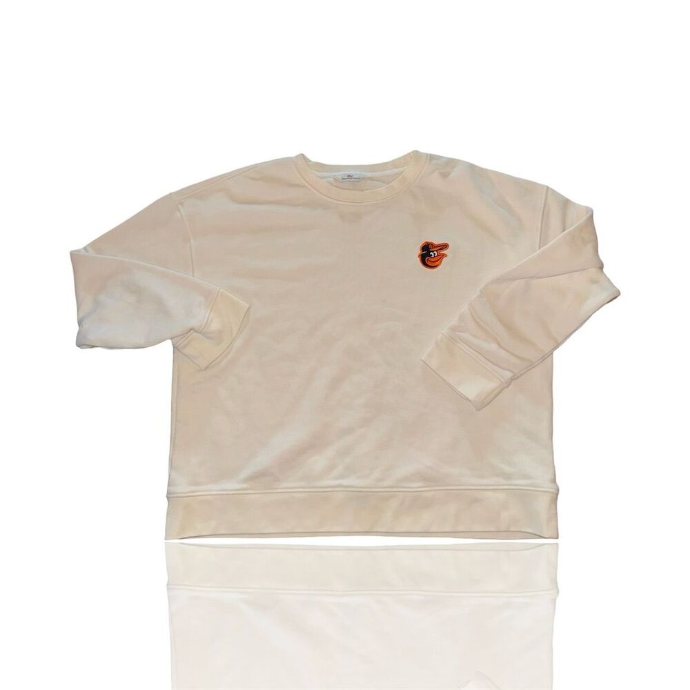Vineyard Vines Baltimore Orioles Women’s Crew Neck Sweatshirt cream preppy shirt